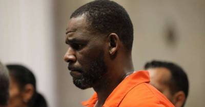 Convicted gang member claims to have beaten up jailed singer R Kelly - www.msn.com - USA - Chicago