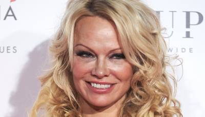 Pamela Anderson Is Dating Her Bodyguard After Brief Marriage to Jon Peters - www.justjared.com