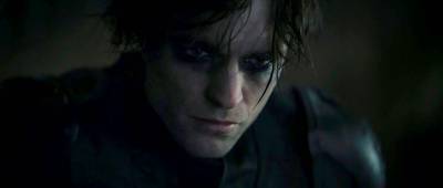 Robert Pattinson Tests Positive For COVID-19 And Halts Production Of “The Batman” - www.hollywoodnews.com