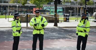 Thousands evacuated from Piccadilly Gardens in the city centre after major bus station bomb scare - www.manchestereveningnews.co.uk - county Garden