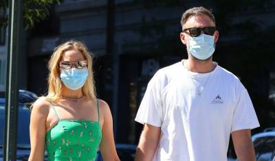 Jennifer Lawrence & Husband Cooke Maroney Hold Hands on a Stroll Around New York! - www.justjared.com - New York