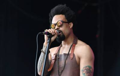 Bilal shares ‘Voyage-19’ EP featuring Erykah Badu, Robert Glasper and more - www.nme.com