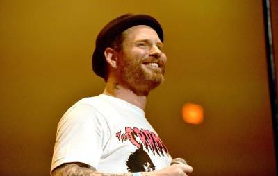 Watch Corey Taylor’s acoustic cover of ‘(What’s So Funny ‘Bout) Peace, Love And Understanding’ - www.nme.com - USA