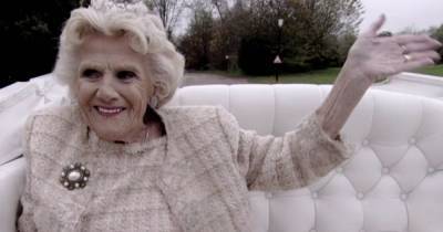 TOWIE fans left in tears as show pays tribute to Nanny Pat during 10th anniversary episode - www.ok.co.uk
