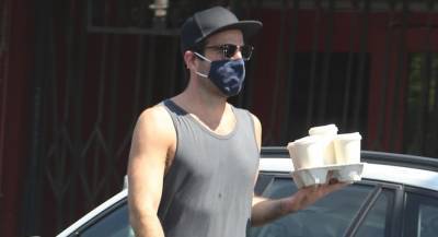 Zachary Quinto Bares His Arms During L.A. Heatwave - www.justjared.com