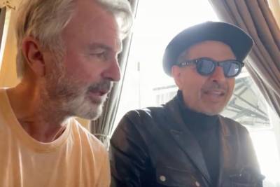 ‘Jurassic Park’ Stars Sam Neill And Jeff Goldblum Reunite For Musical Duet - etcanada.com