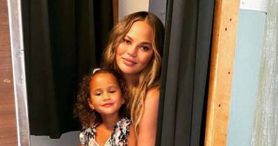 Pregnant Chrissy Teigen gets emotional over ultrasound for this sweet reason - www.msn.com