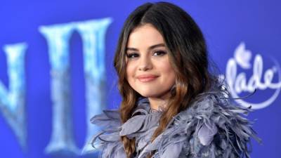Selena Gomez Admits All Her Exes Think She’s Crazy - www.etonline.com