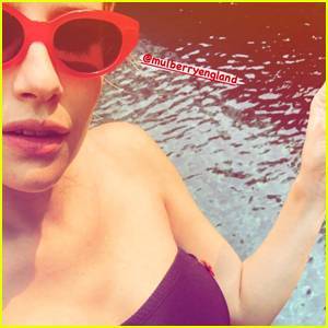 Emma Roberts Puts Her Baby Bump on Display in a Swimsuit After Confirming Pregnancy! - www.justjared.com