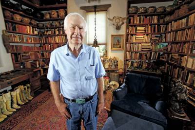 Forrest Fenn Dies: Santa Fe Author and Creator Of Rocky Mountains Treasure Hunt Was 90 - deadline.com - Santa Fe - city Santa Fe