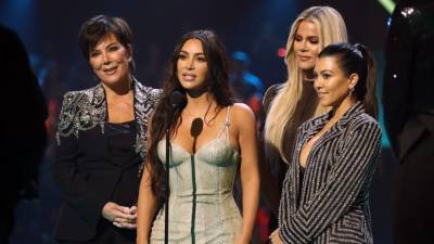 Inside the Kardashian Family's Decision to End 'Keeping Up With the Kardashians' - www.etonline.com