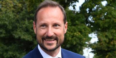 Norway's Prince Haakon Tops Off Busy Weekend With Visit To Mobile Corona Testing Station - www.justjared.com - Norway