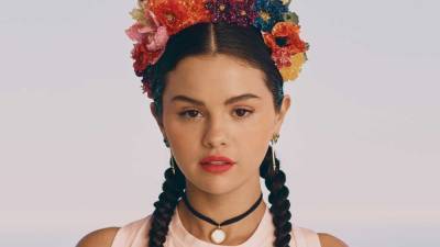 Selena Gomez Says She Felt Pressure to be Overtly Sexual in Her Music Videos - www.etonline.com
