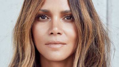 Halle Berry Shares Why Her Historic Oscar Win Is One of Her 'Biggest Heartbreaks' - www.etonline.com