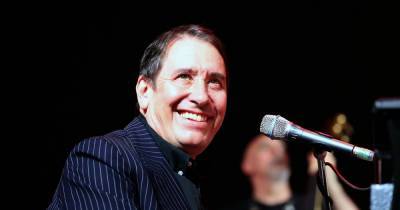 Is Jools Holland's New Year's Eve Hootenanny live? - www.manchestereveningnews.co.uk