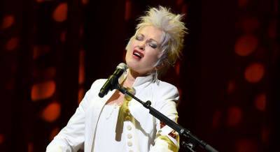 Cyndi Lauper Gave a Bizarre New Year's Eve Performance & Twitter Has Lots of Thoughts! - www.justjared.com