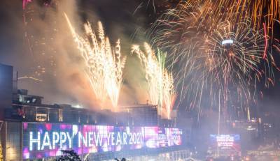 New Year's Eve Fireworks Around the World - See Photos! - www.justjared.com - USA
