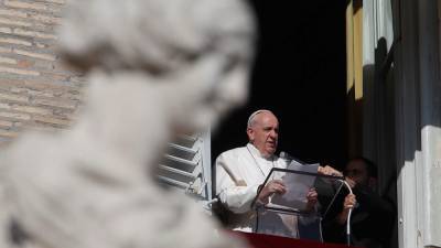 Pope Francis changes church law, grants women more access to altar - www.foxnews.com