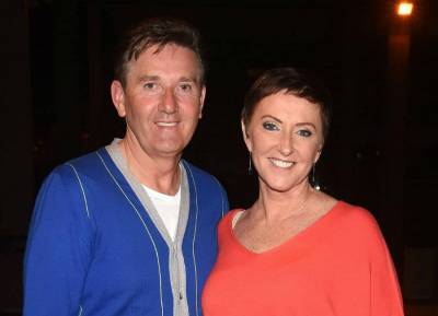 Daniel O’Donnell issues warning about imposter who asked fan to ‘pose in nothing but a tea cosy’ - evoke.ie