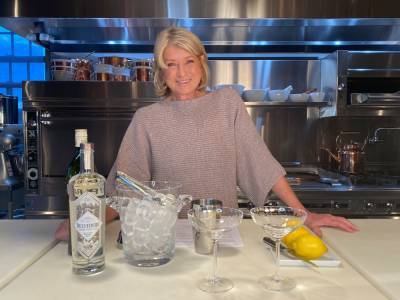 Martha Stewart Responds To Concerns That She ‘Jumped the Line’ To Get COVID-19 Vaccine - etcanada.com - city Downtown