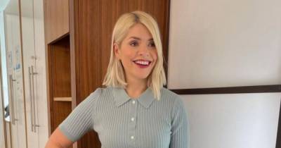 Holly Willoughby shows off trim waistline in Zara leather skirt on This Morning – copy her look from £14 - www.ok.co.uk
