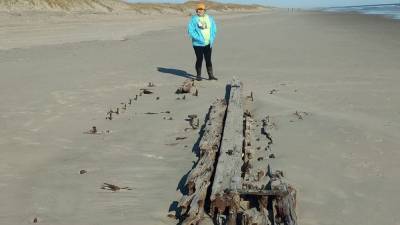 Mysterious shipwreck emerges from the sands of North Carolina beach - www.foxnews.com - North Carolina