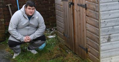 Dad fears for kids' safety as rats plague his Coatbridge home for six months - www.dailyrecord.co.uk