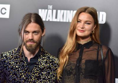 ‘Prodigal Son’ Star Tom Payne And Jennifer Akerman Got Married In Front Of Their Fireplace By Their Contractor - etcanada.com