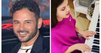 Ryan Thomas' daughter reveals incredible singing voice as she pleads with Boris Johnson in song about key workers - www.manchestereveningnews.co.uk - county Johnson
