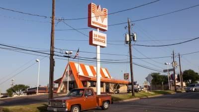 Over 100 Whataburger customers in Florida 'pay it forward' at drive-thru - www.foxnews.com - Florida
