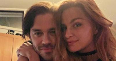 Prodigal Son’s Tom Payne Married Jennifer Akerman in Front of Their Fireplace by Their Contractor - www.usmagazine.com