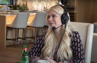 Tori Spelling - Aaron Spelling - Tori Spelling On Living In Her Parents’ 56,000-Square-Foot Mansion & Her Mom’s Doll Museum - etcanada.com - Los Angeles