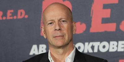 Bruce Willis Makes Statement About Those Pictures of Him Not Wearing a Mask In Public - www.justjared.com