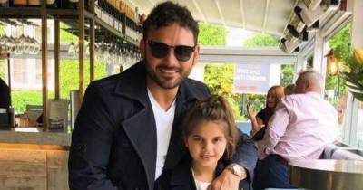 Ryan Thomas wows fans with video of his 12 year old daughter Scarlett's musical skills - www.ok.co.uk