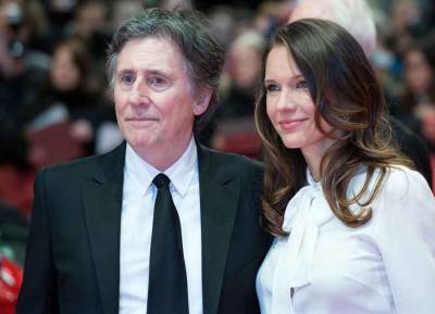 Gabriel Byrne - Gabriel Byrne tracked down and confronted priest who abused him as a child - evoke.ie
