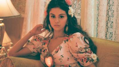 Selena Gomez Announces New Spanish-Language Single 'De Una Vez' - www.etonline.com - Spain