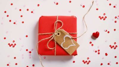 Best Valentine's Day Gifts for Everyone You Love - www.etonline.com