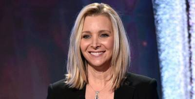Lisa Kudrow Shares Exciting Update About Upcoming 'Friends' Reunion! - www.justjared.com