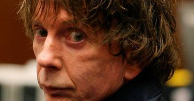 Phil Spector dead after being rushed to hospital from prison with Covid-19 - www.dailyrecord.co.uk