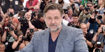 Russell Crowe Hits Back at Critic of His 2003 Film 'Master & Commander' - www.justjared.com