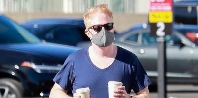 Jesse Tyler Ferguson Starts Off His Morning with a Coffee Run - www.justjared.com
