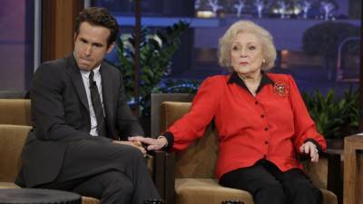 Ryan Reynolds Reveals 'Feud' With Betty White in Hilarious 'Proposal' Throwback Video for Her Birthday - www.etonline.com