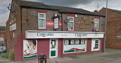 Shopkeeper and customers fight off armed robbers who raided a Costcutter - www.manchestereveningnews.co.uk