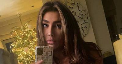 Lauren Goodger flaunts bare baby bump for first time after announcing pregnancy as she suffers with back ache - www.ok.co.uk