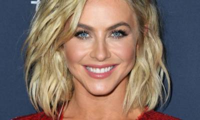 Julianne Hough showcases incredibly toned body in skintight workout gear - see her happy dance! - hellomagazine.com