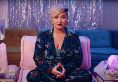 Demi Lovato Begins 2021 By Leading A Guided Meditation In New Video - etcanada.com