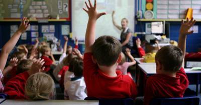 Teaching union calls for all Tier 4 schools to stay shut for a fortnight - www.manchestereveningnews.co.uk