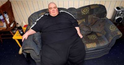 Ex-fattest man who once weighed 65-stone dies leaving 'crumbled' family heartbroken - www.dailyrecord.co.uk