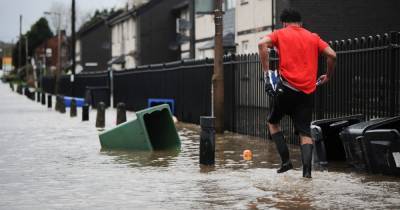 What to do when a flood warning is in place in lockdown - www.manchestereveningnews.co.uk - Britain - Manchester