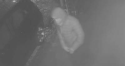 Cops release CCTV footage of man after multiple women attacked in Edinburgh park - www.dailyrecord.co.uk